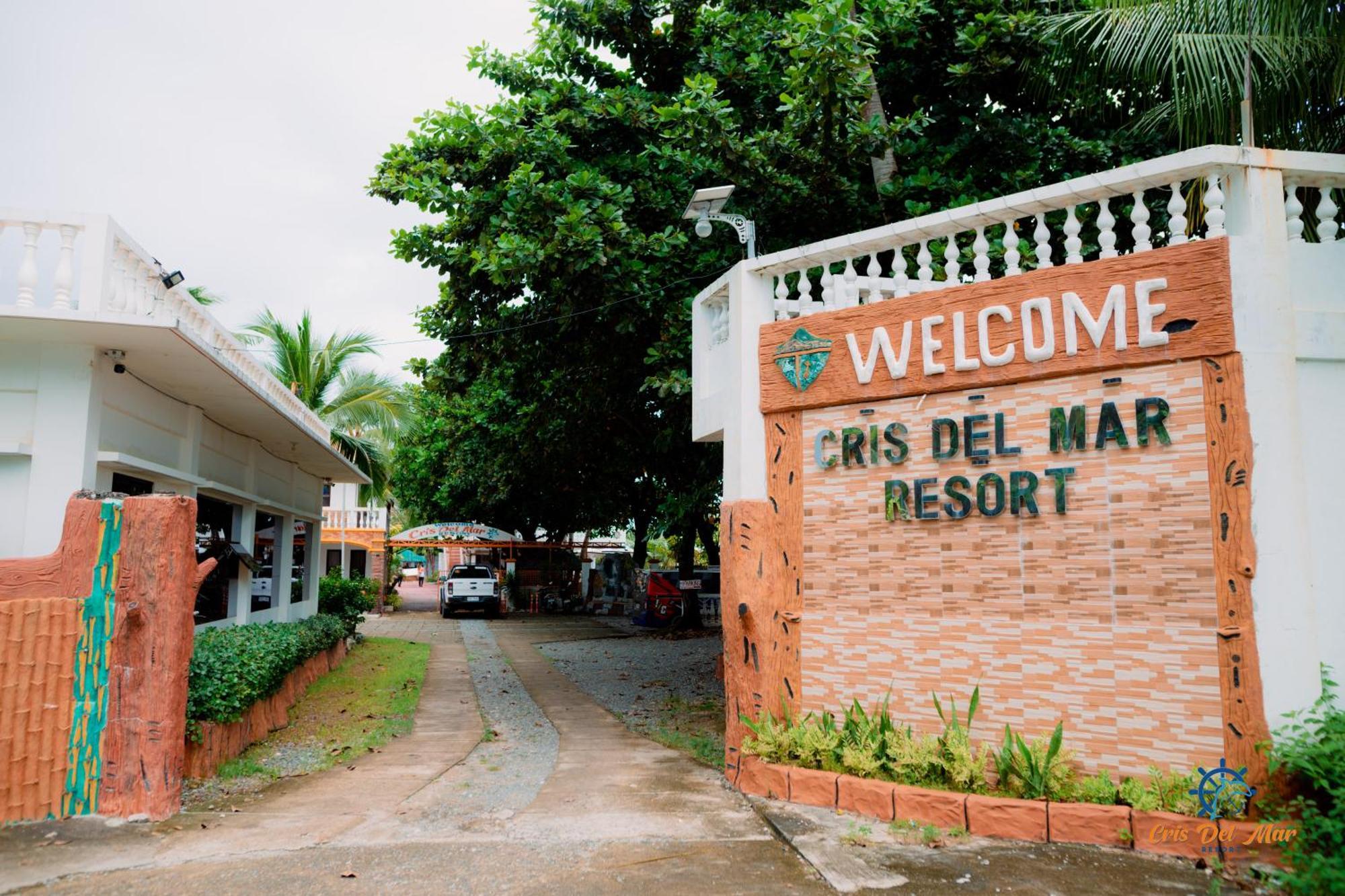 Cris Del Mar Resort Bolinao Екстер'єр фото