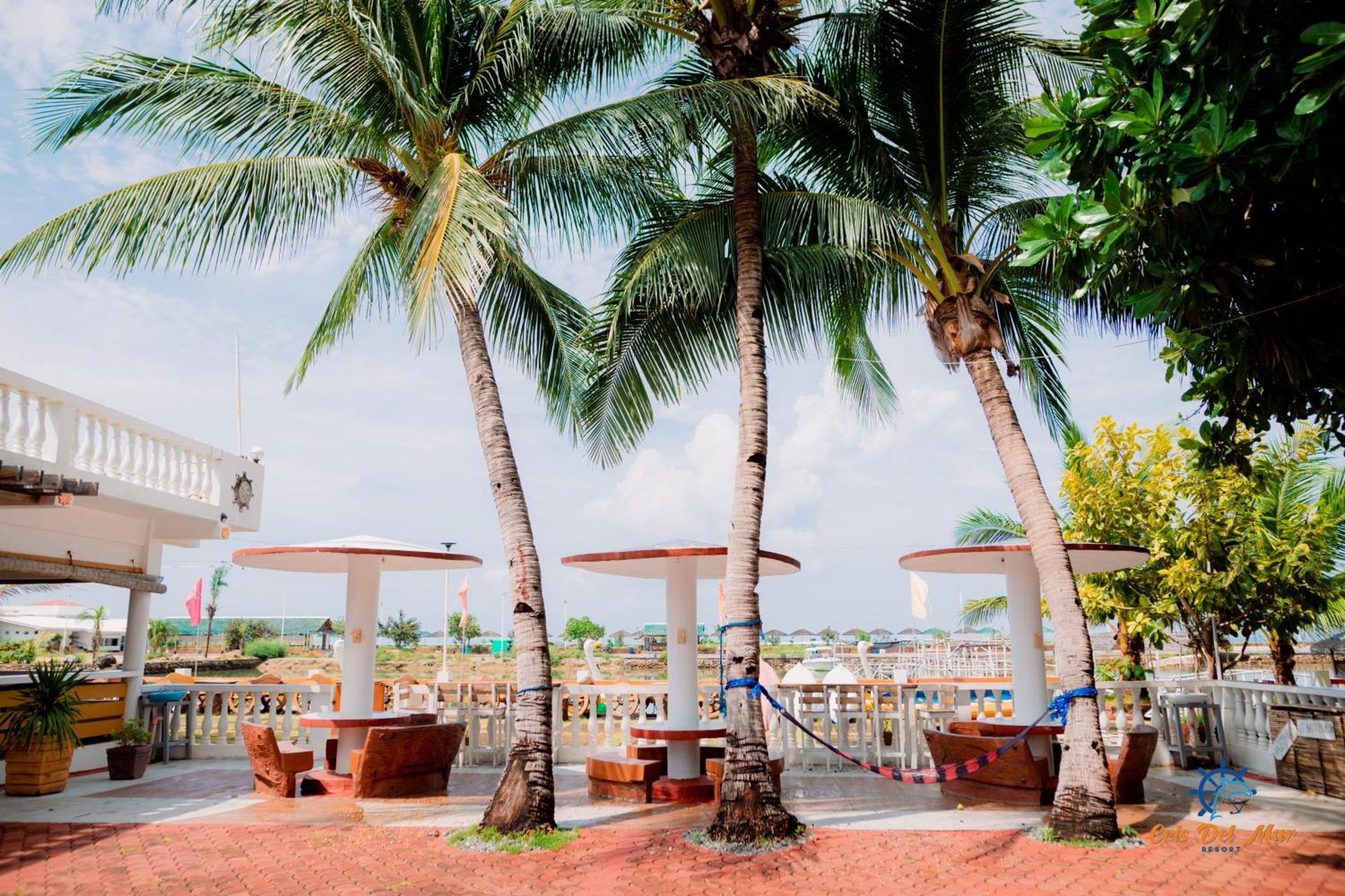 Cris Del Mar Resort Bolinao Екстер'єр фото
